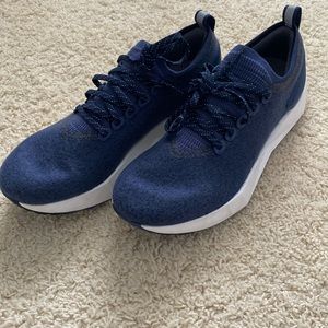 Men’s Allbirds Tree Flyer Size 10, wool, water resistant, blue with white sole